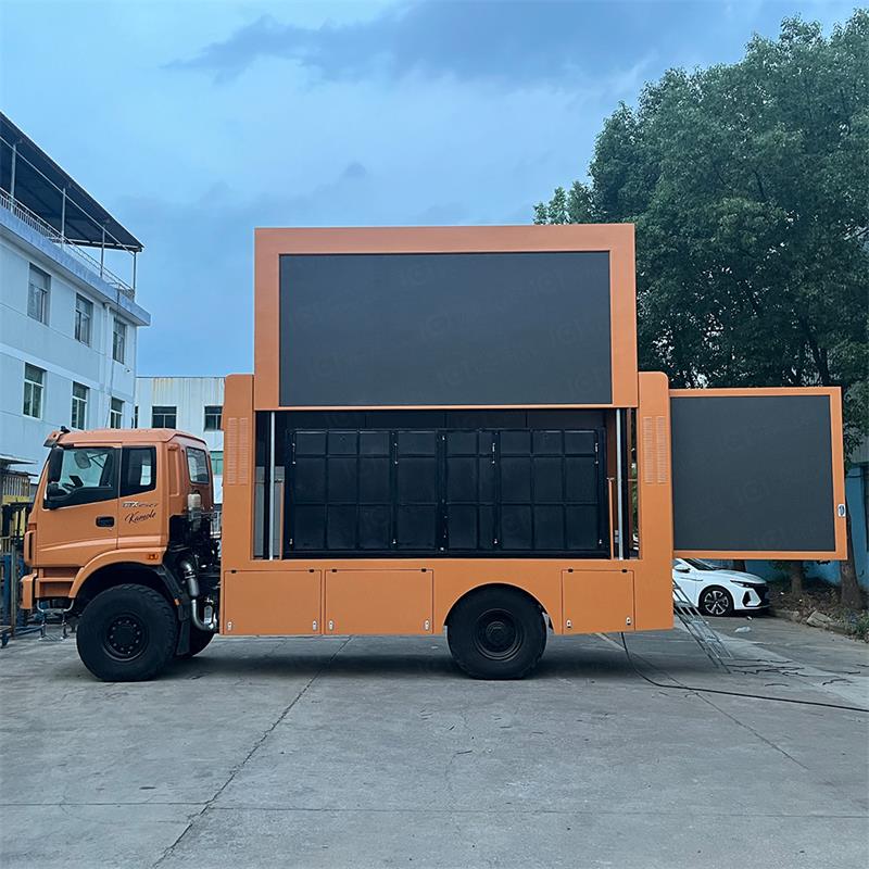 Мобилен лед билборд камион со 4 погони-9