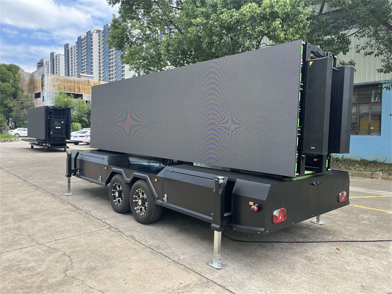 En stor mobil LED-trailer (EF16) monteret til store udendørsbegivenheder (1)