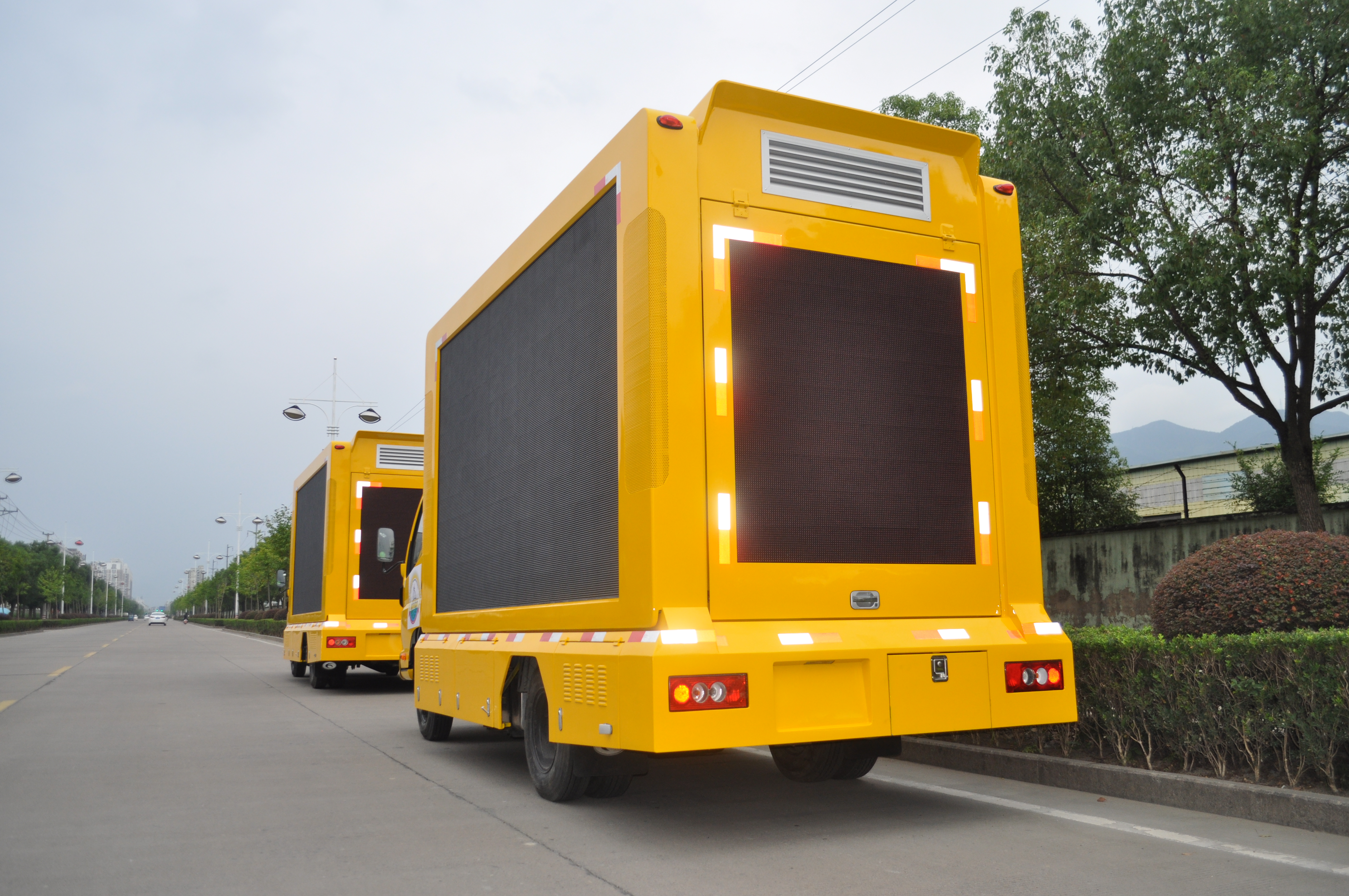 mobile na humantong trak