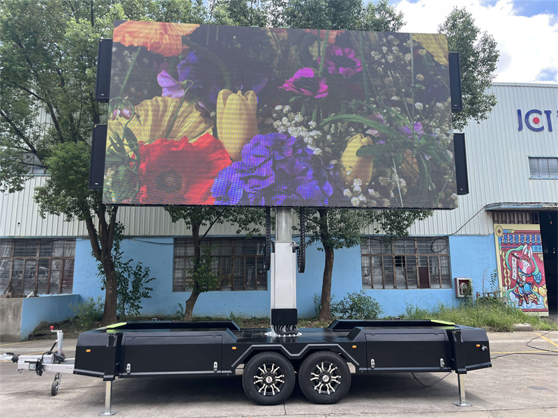 A Large Mobile LED Trailer(EF16) mounted for large outdoor events (3)