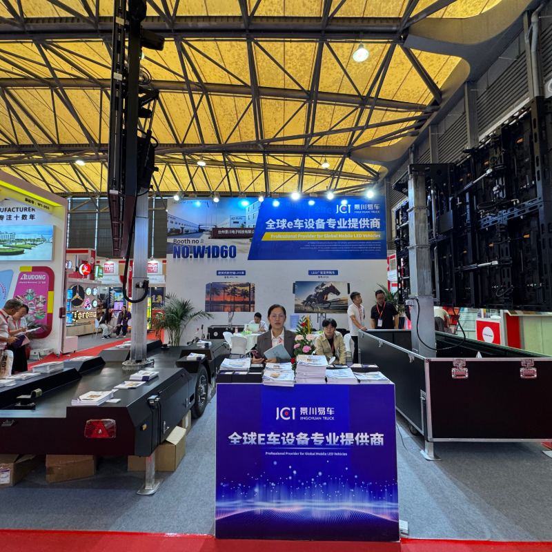 JCT Mobile LED Traile (3)