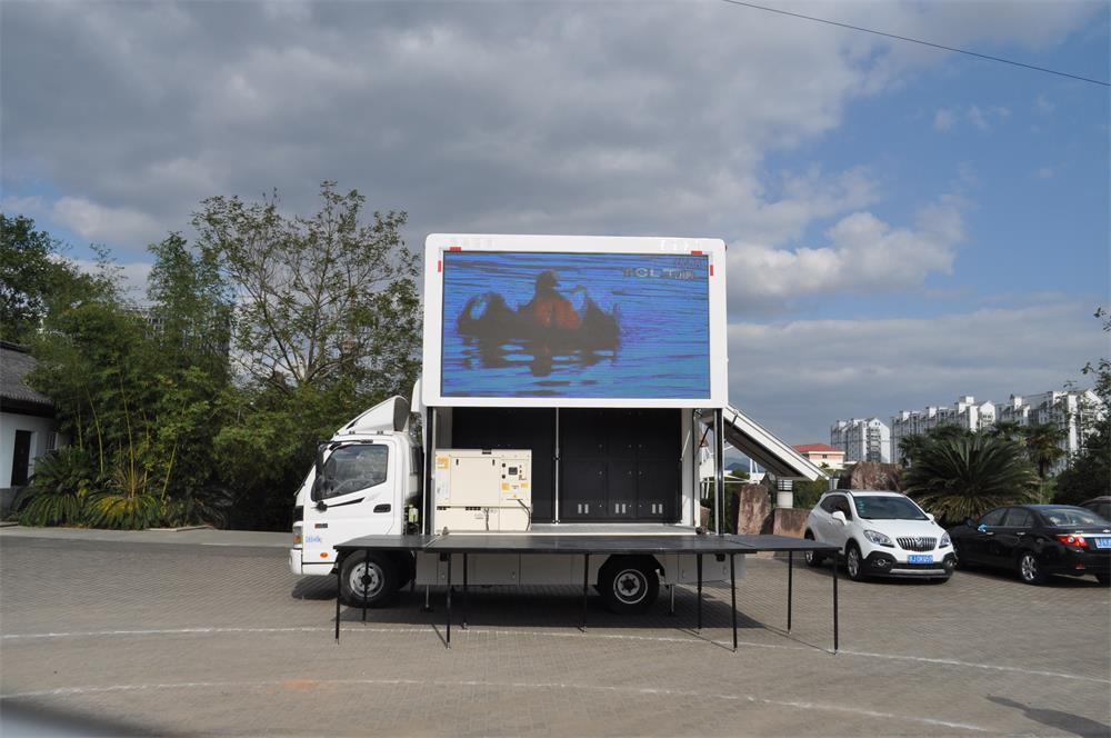 mobile stage vehicle-2